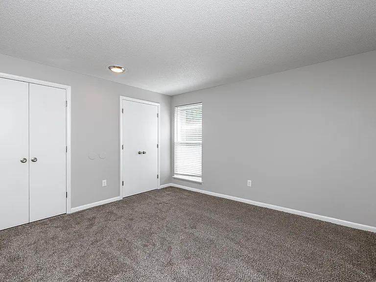 Maple Hills Apartments — Photo 15