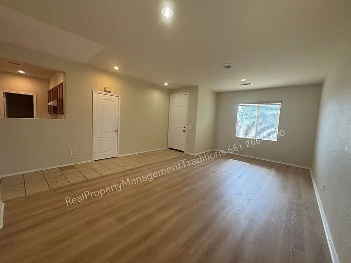 44248 27th St E — Photo 3