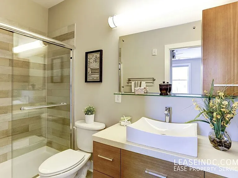 245 15th St SE #201 — Photo 15