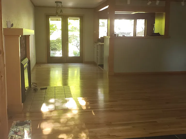 1155 SW Timian St — Photo 3