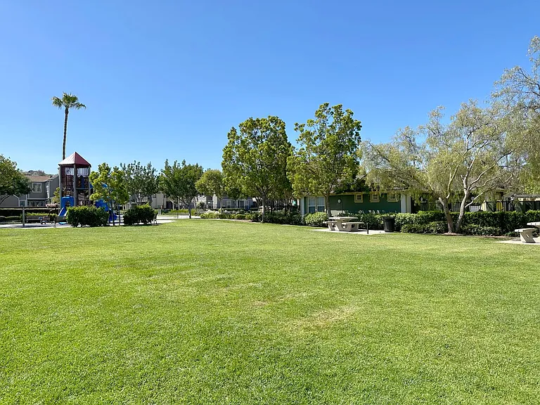 14 Vinca Ct — Photo 39