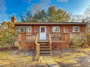 14 Northview Trl, Ridge, NY 11961