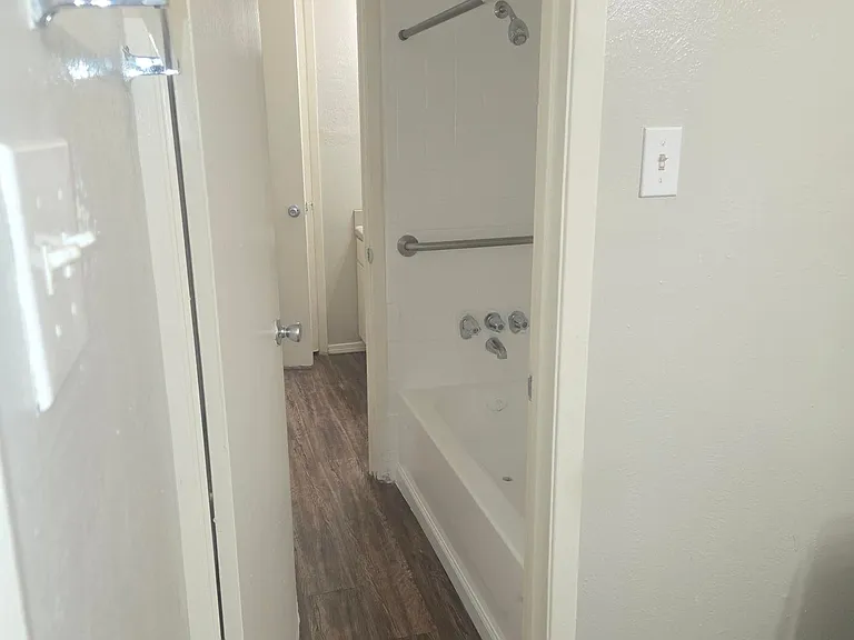 Brookview Apartments — Photo 8