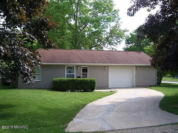 602 E South St photo 1