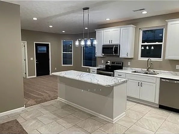437 W Cravens St, Osgood, IN 47037
