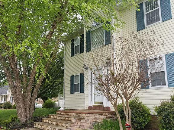 2nd image of 360 Fox Run Ln