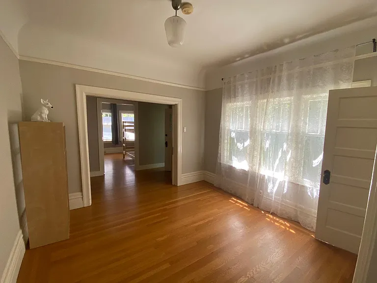 2530 Regent St — Photo 41