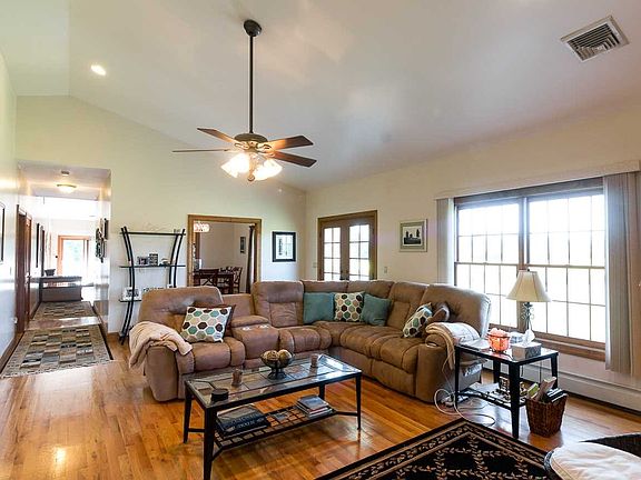 5th image of 32 Scenic Hill Dr