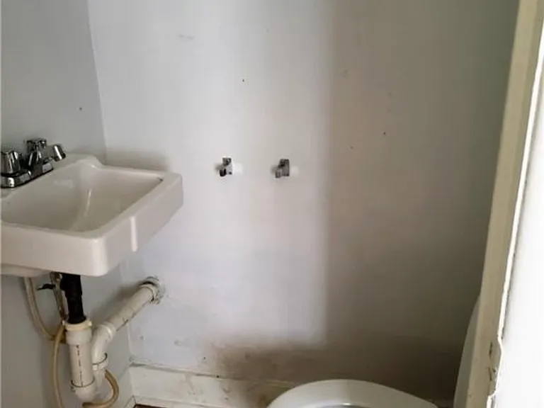 685 Garry Rd — Photo 7