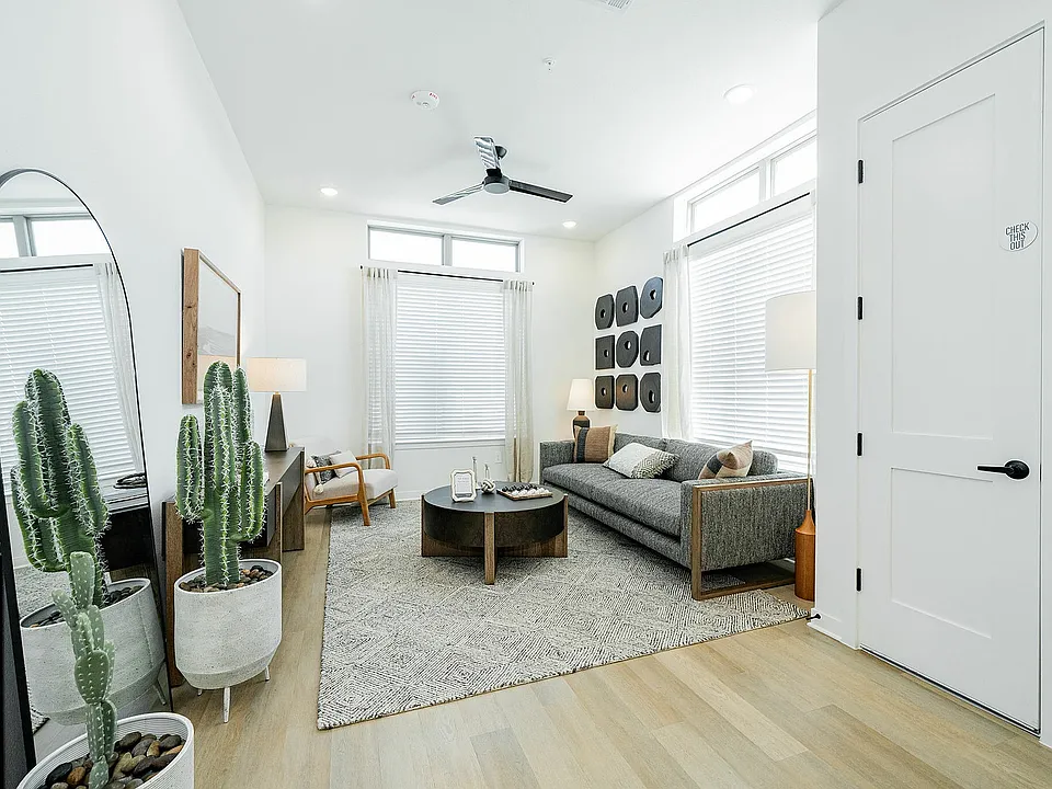 R. 5-web-or-mls-DSC01040