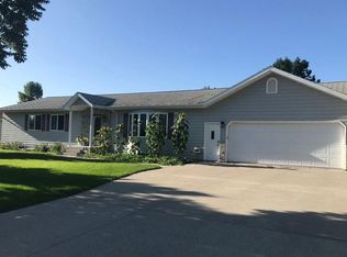 1819 10th St SE, East Grand Forks, MN 56721