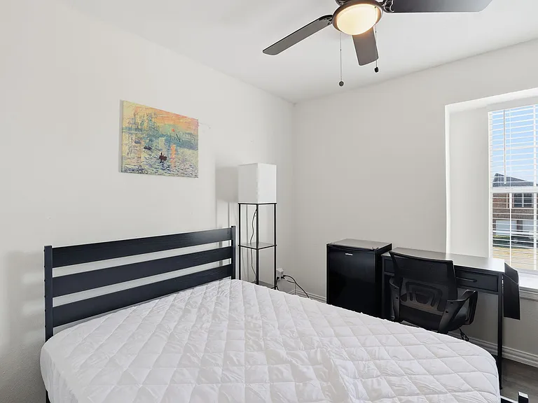 Collin Dr — Photo 3