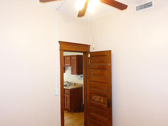 4th image of 1819 S Ashland Ave #3