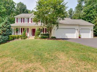 9902 Woodburn Ct, Fredericksburg, VA 22407