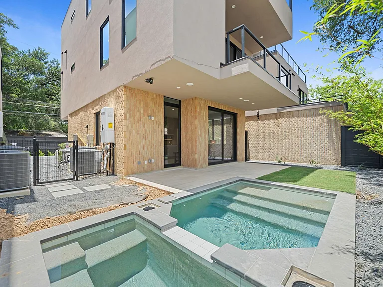 1403 Barton Hills Dr #2 — Photo 36
