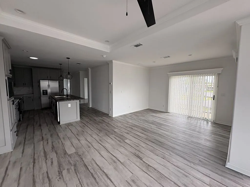 3 bed, 2.0 bath, 1460 sqft, $1,499 — Photo 4