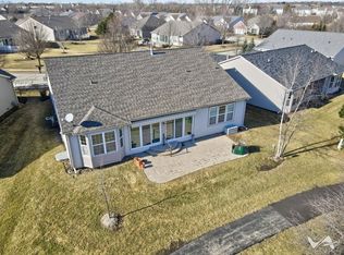 801 Rambling Brook Cir, Elgin, IL 60124