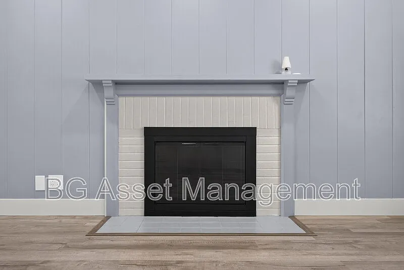 3 bed, 2.0 bath, 1269 sqft, $3,450 — Photo 4