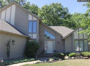10690 Sherwood Trl, North Royalton, OH 44133