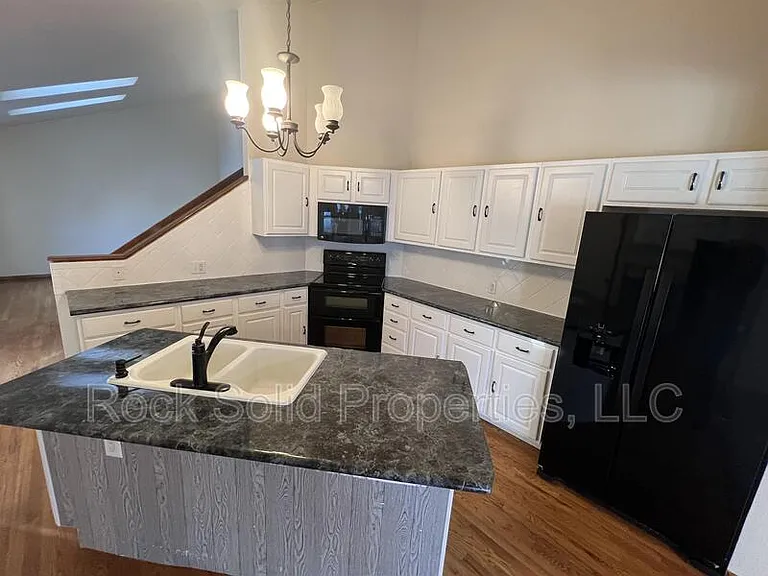 4520 Carmel Dr — Photo 9
