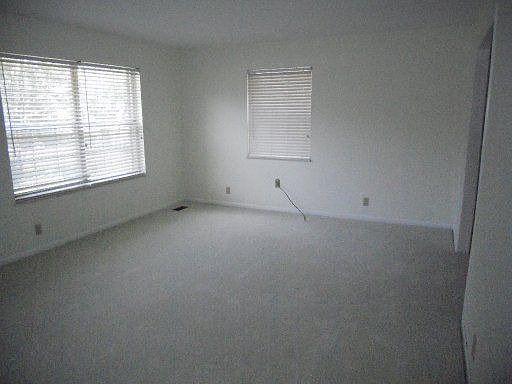 5th image of 600 Villa Crest Dr