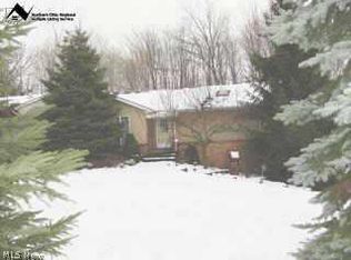 19353 Albion Rd, Strongsville, OH 44149