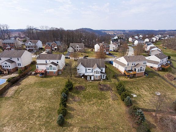 Large tree lined rear yard
