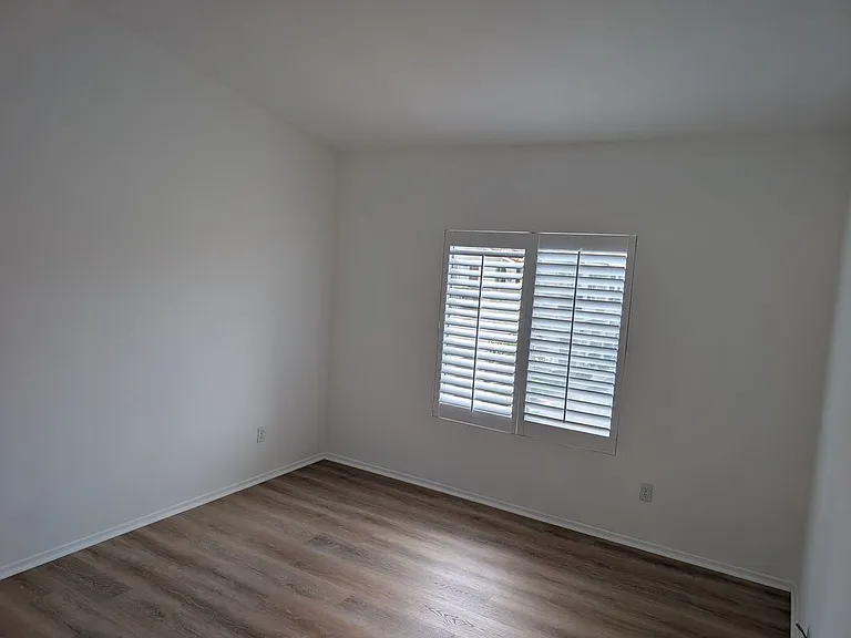 154 California Ct — Photo 21