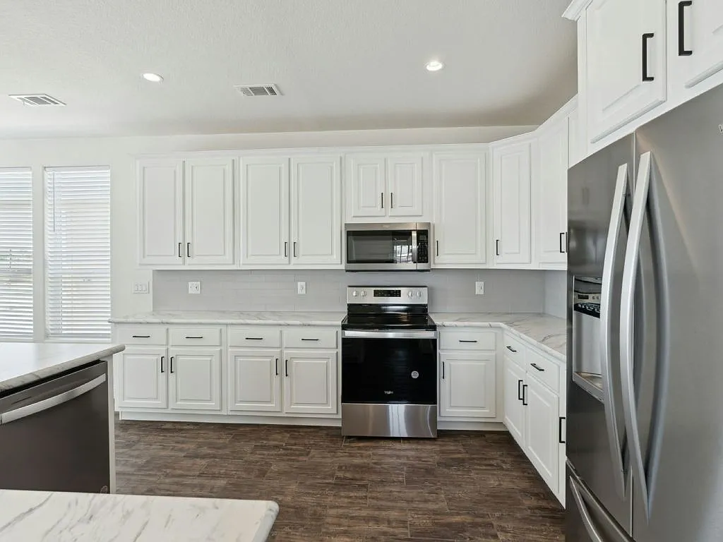 2 bed, 2.0 bath, 1608 sqft, $1,800 — Photo 3