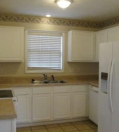 5th image of 463 Northwoods Dr