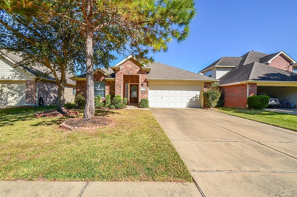 3 bed, 1894 sqft, $2,300 — Photo 1