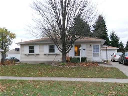 8328 Courtland dr ne Rockford, mi