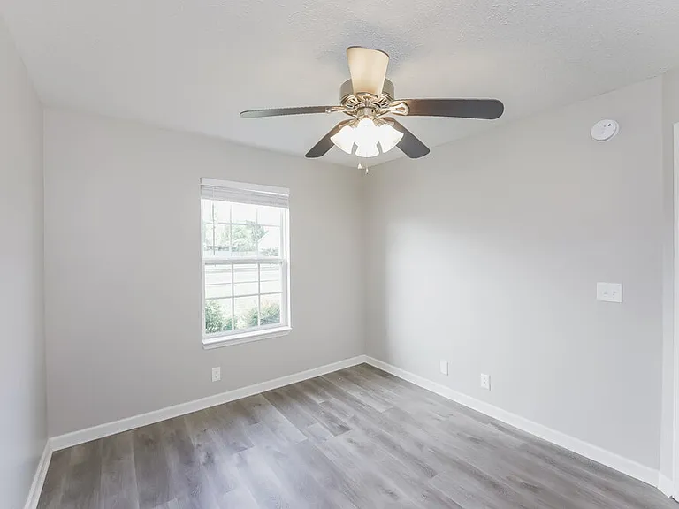 1547 Saint Andrews Dr — Photo 14