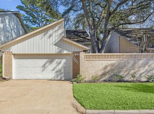 8042 Oakwood Forest Dr, Houston, TX 77040