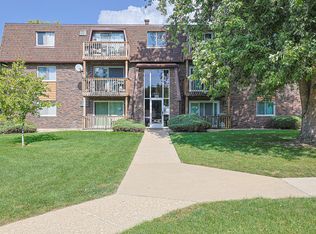 19380 S Wolf Rd #6, Mokena, IL 60448