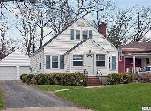2nd image of 1749 Hancock St