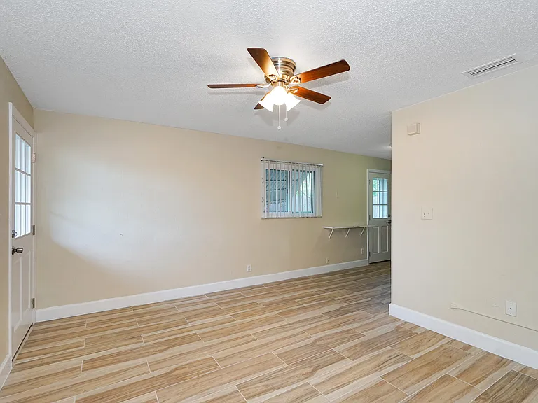 2716 SW 46th St #1 — Photo 14