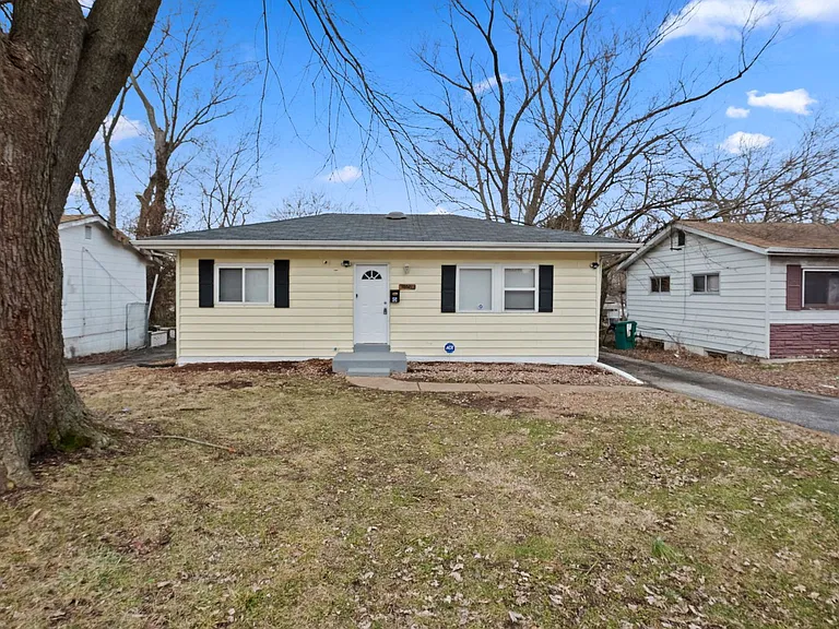 10521 Duke Dr — Photo 3