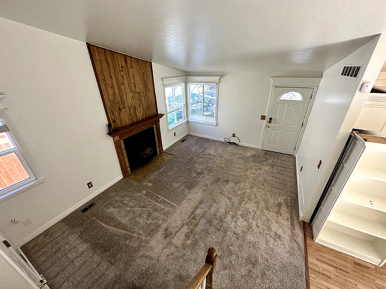 4825 S Pitkin Way — Photo 6