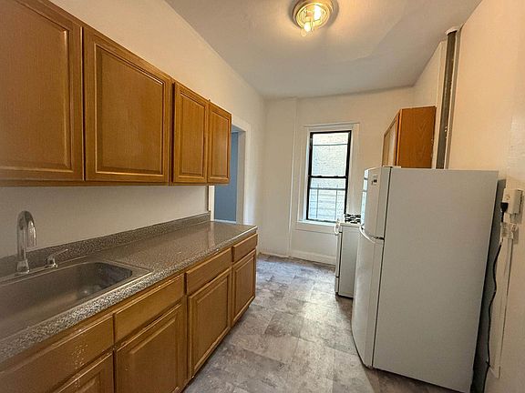 2nd image of 158 Linden Blvd