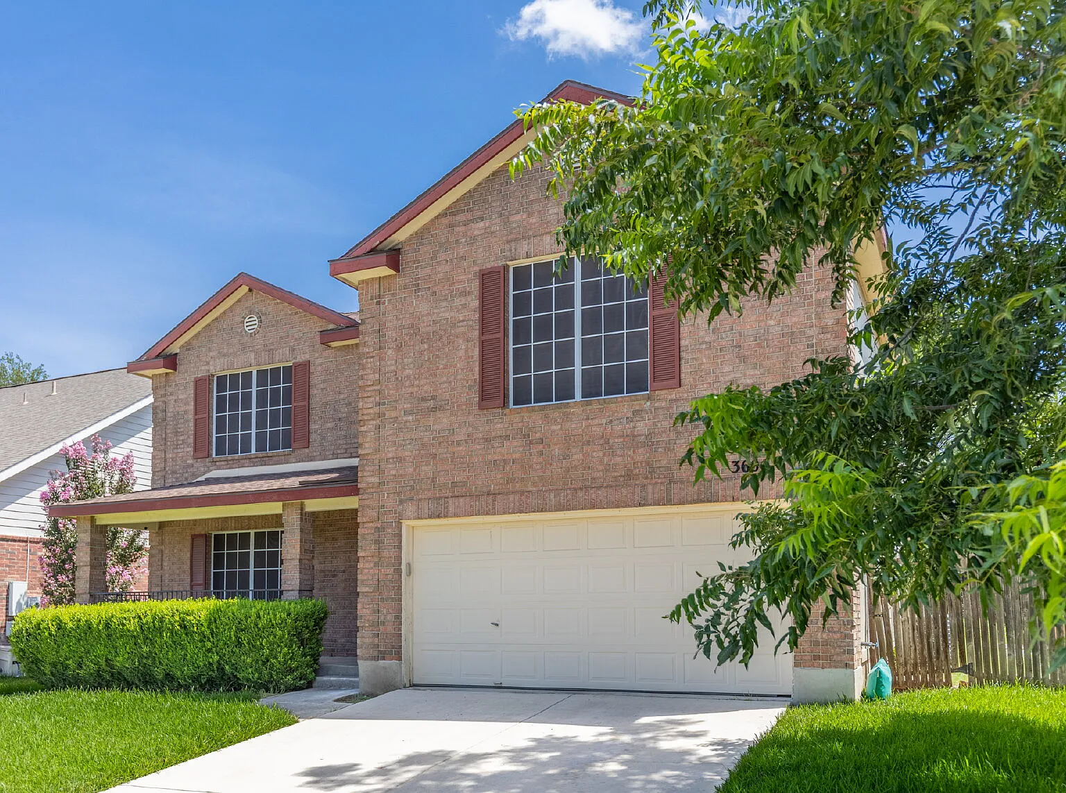 3 bed, 2.5 bath, 2370 sqft, $2,095 — Photo 3