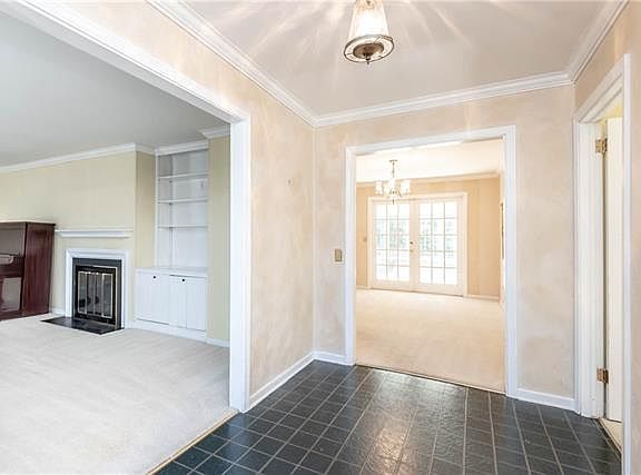 4th image of 736 10th Street Dr NW