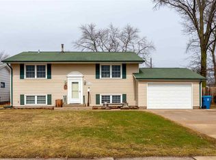 333 33rd Avenue Ct, East Moline, IL 61244