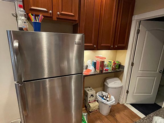 4th image of 1361 N Ashland Ave APT 3E