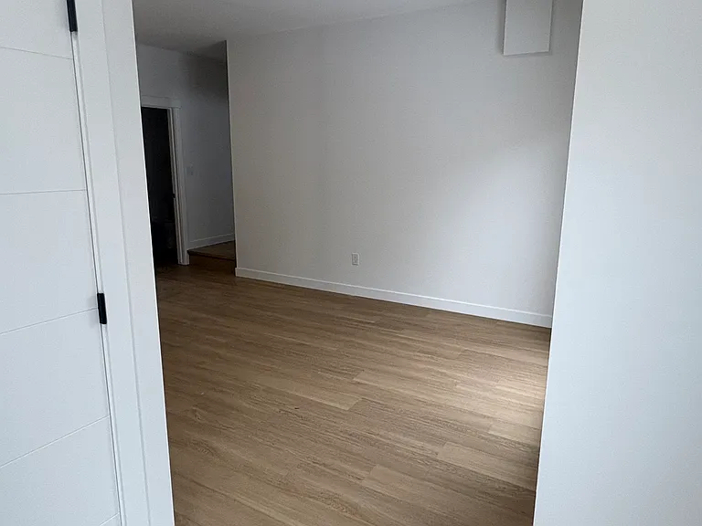 116 43rd Ave NE — Photo 5