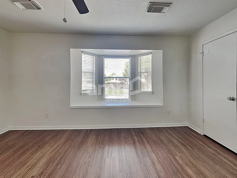 5349 Yale Dr — Photo 18