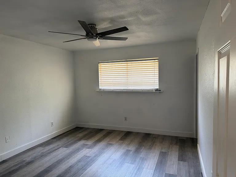 705 Admiralty Way — Photo 9