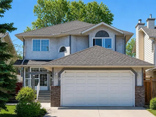 29 E Sundown Way SE, Calgary, AB T2X 3B8