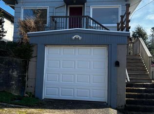 1832 4th St, Astoria, OR 97103