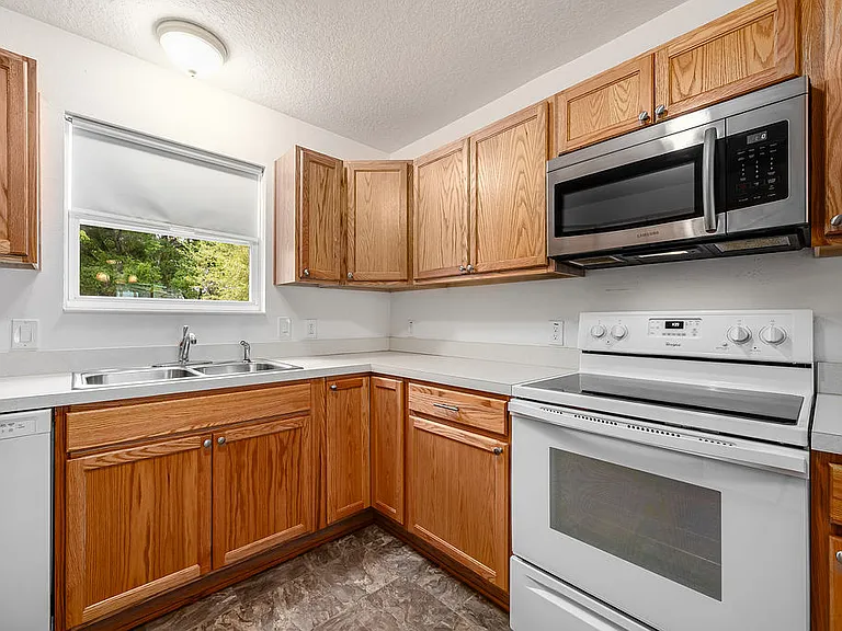 1329 Paradise Dr — Photo 8